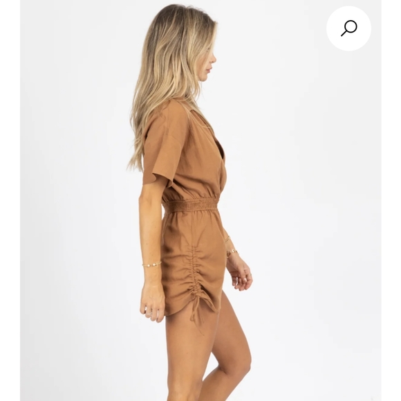 Lelis brown side shirred collared romper in medium size. - Picture 3 of 8